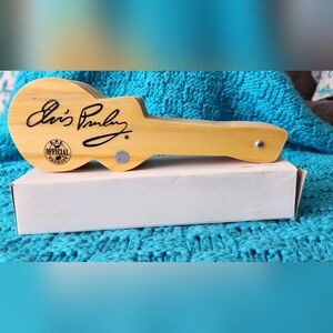 NWOT Vintage Elvis Presley w/Licensed E.P.E. Seal Wooden Guitar-shaped Pen Case